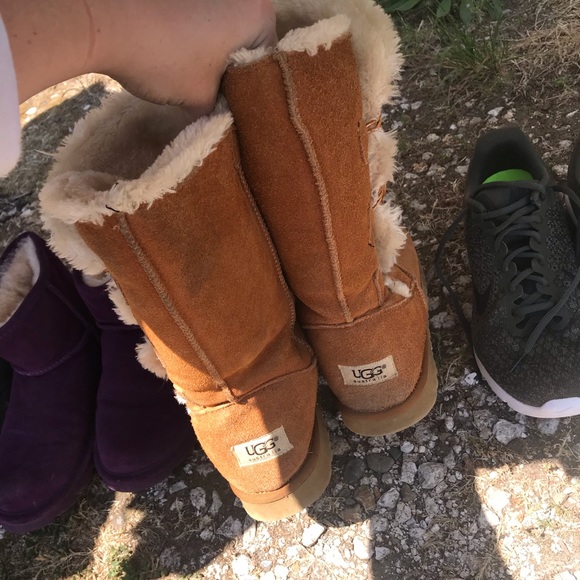 Uggs size 8 - Picture 3 of 4